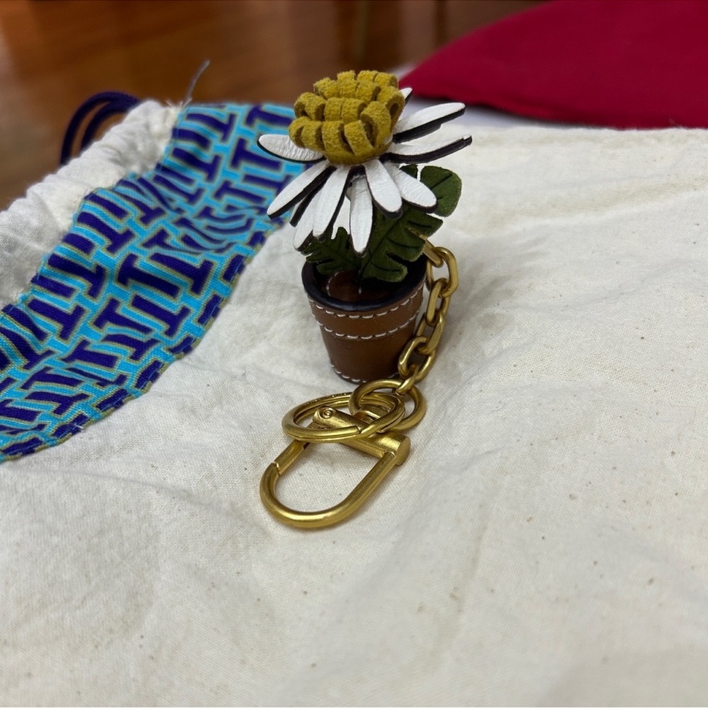 Beautiful Tory Burch Keychain